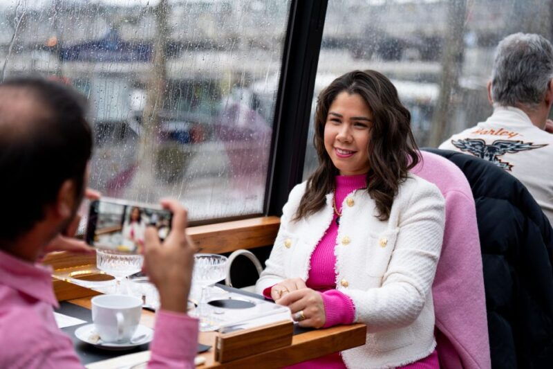 london-traditional-afternoon-tea-tour-in-a-luxury-coach