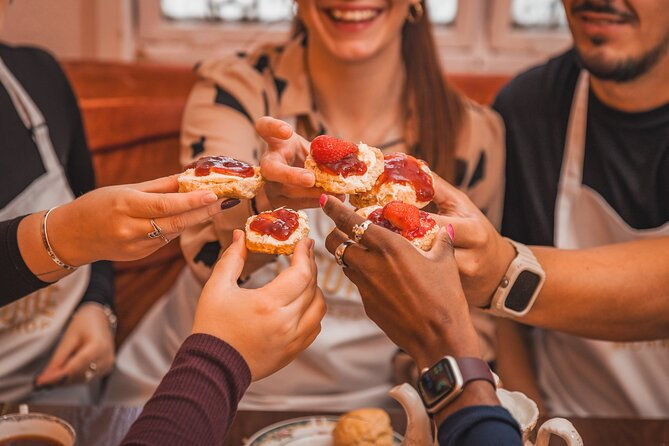 london-traditional-english-scone-making-and-tea-workshop