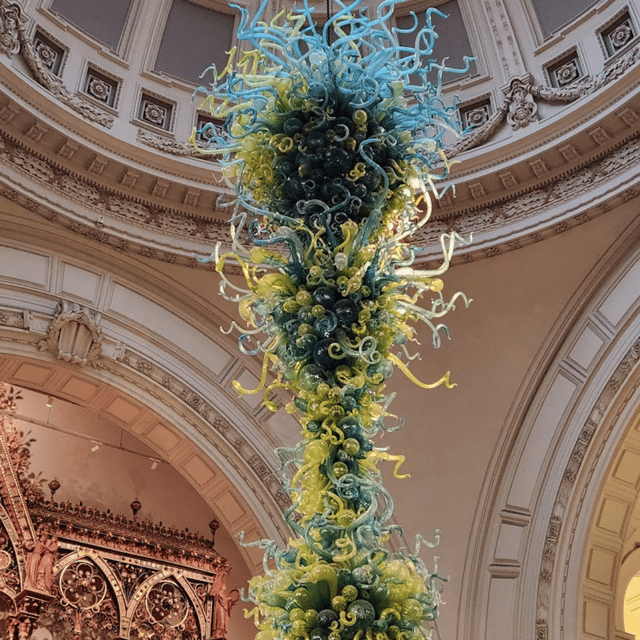 london-victoria-and-albert-private-tour-with-expert-guide