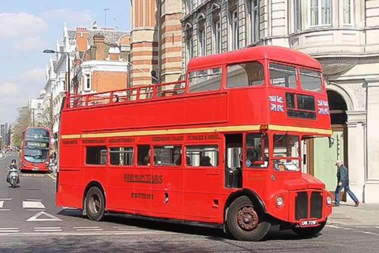 london-vintage-bus-tour-and-cream-tea-at-harrods