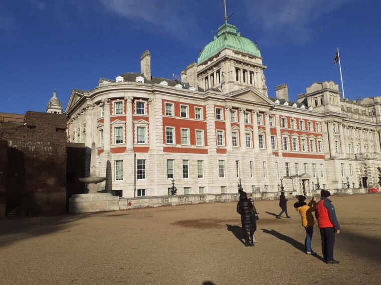 london-westminster-parliament-and-palaces-tour