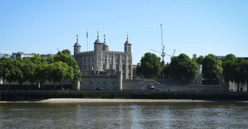 london-westminster-walking-tour-the-tower-of-london-entry