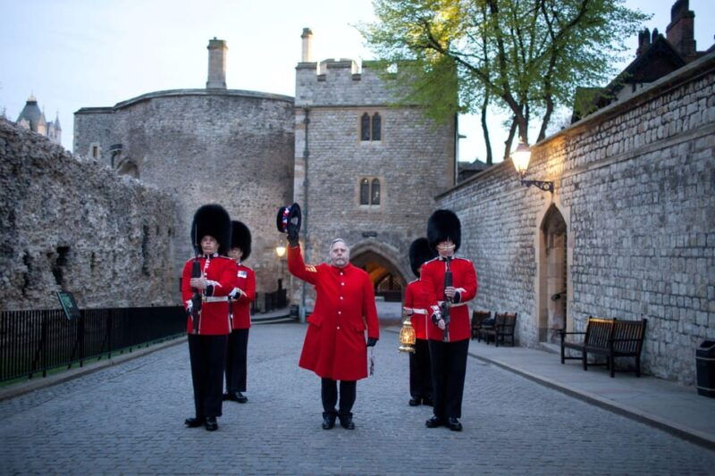 london-windsor-and-tower-of-london-tour-with-entry-tickets