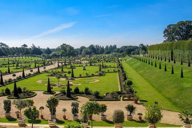 london-windsor-castle-and-hampton-court-palace-guided-tour