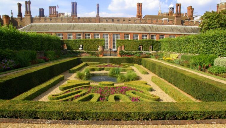 london-windsor-hampton-court-palace-with-free-snack-pack