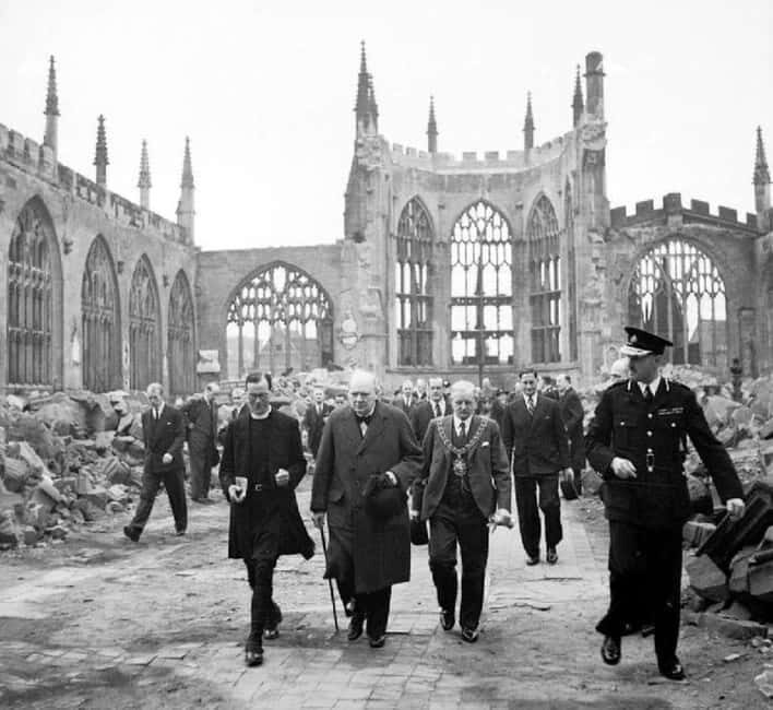 London: Winston Churchill and World War II - A Deep Dive into the Experience