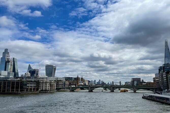 London Witches and History Walking Tour - Who This Tour Is Best For