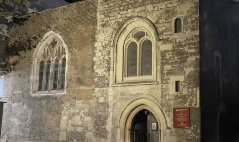 londons-ghosts-gruesome-past-nighttime-walking-tour-2