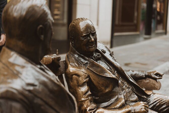 londonwinston-churchill-walking-tour-with-wii-war-rooms-entrance