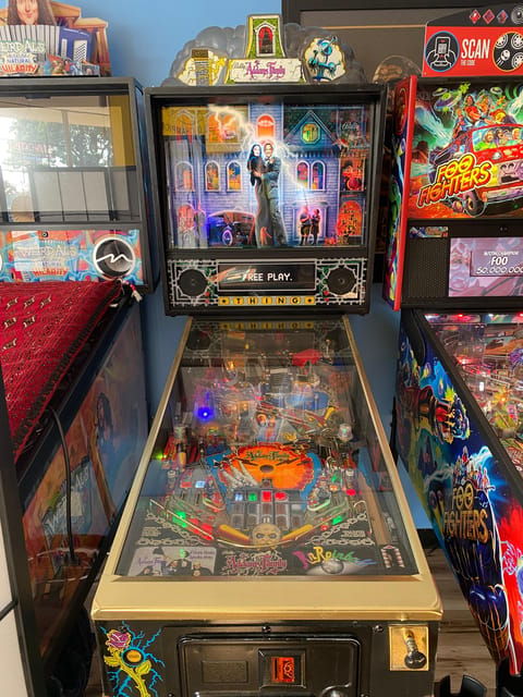 long-beach-pinball-arcade-40-pinball-machines-on-freeplay