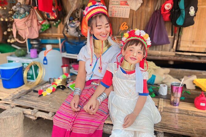 Long Neck Village, Silver Temple & Chiang Mai Top Cultural Sites - Exploring Chiang Mai’s Cultural Gems: A Practical Review of the Long Neck Village, Silver Temple & Top Temples Tour