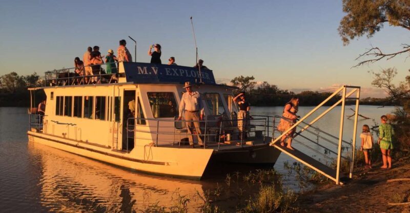 Longreach: Drover's Sunset Cruise & Outback Dinner & Show - Key Points