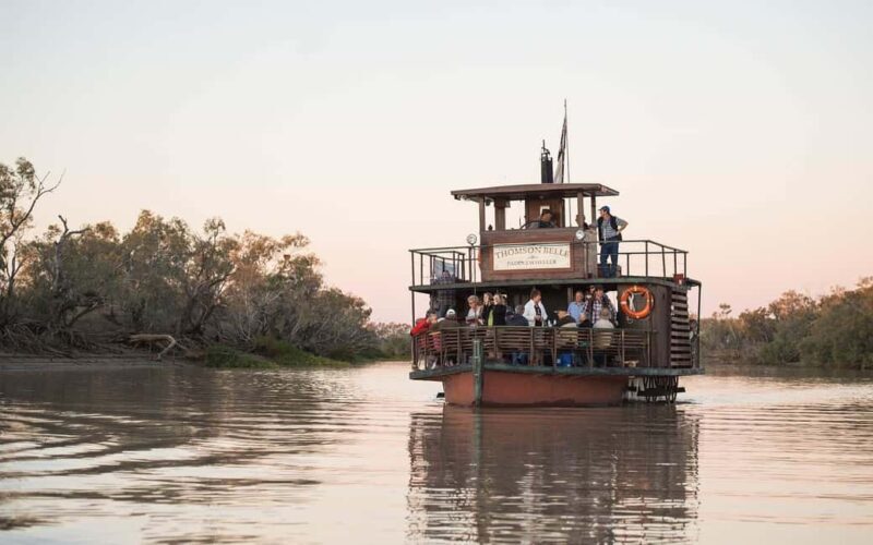 Longreach: Sunset Paddlewheeler Cruise, Show and Dinner - Key Points