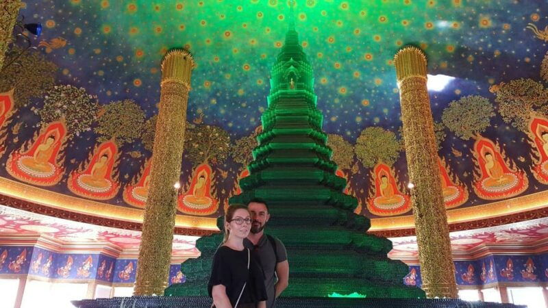 longtail-boat-adventure-to-the-local-weekend-floating-market