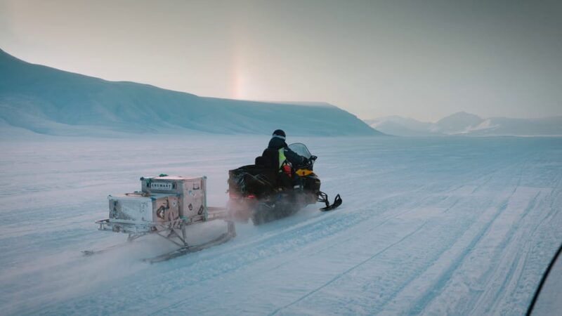 longyearbyen-snowmobile-tour-to-abandoned-soviet-settlement