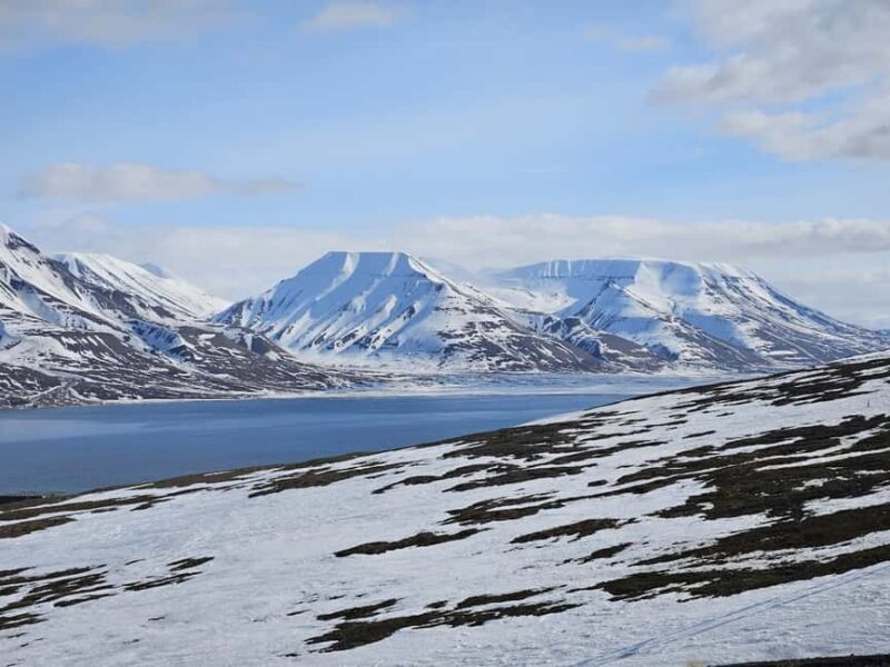 Longyearbyen: Snowshoeing Adventure to Svalbard Glacier - An In-Depth Look at the Snowshoe Adventure