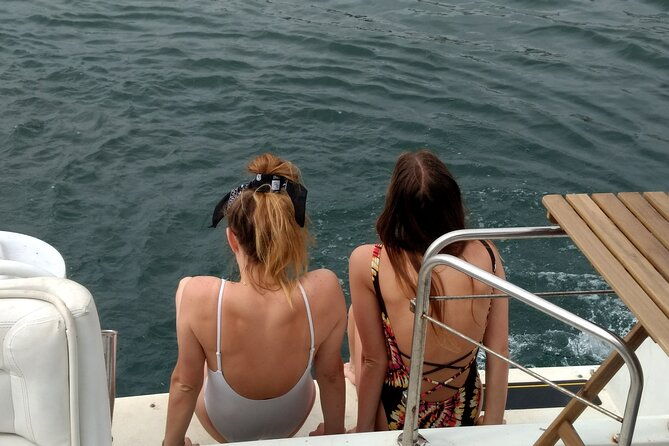 los-angeles-1-hour-group-yacht-cruise-1-ticket-covers-1-6-ppl