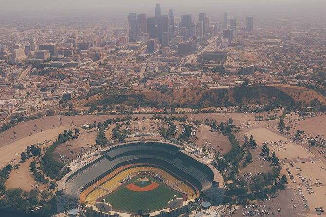 los-angeles-dodgers-baseball-game-at-dodger-stadium