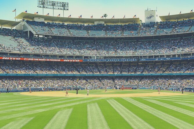 los-angeles-dodgers-baseball-game-at-dodger-stadium