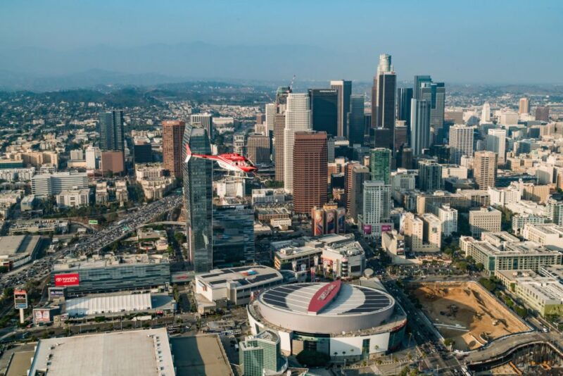 los-angeles-downtown-landing-helicopter-tour