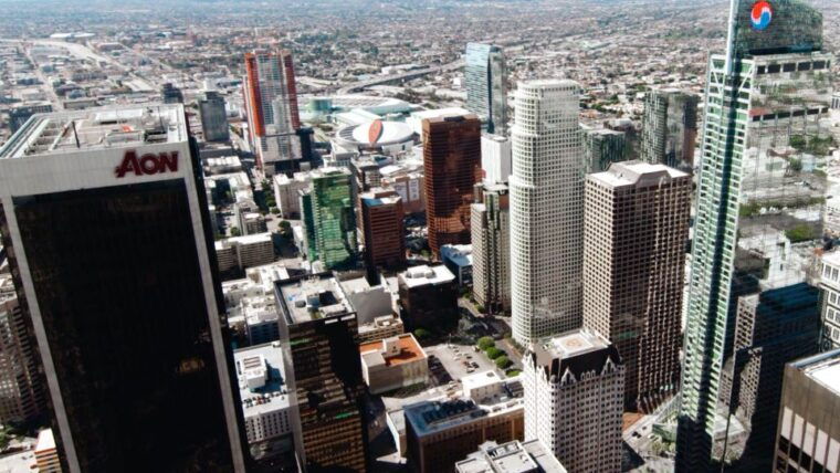 los-angeles-downtown-landing-helicopter-tour