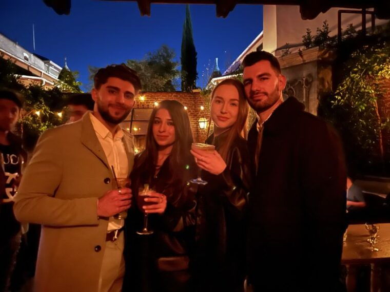 los-angeles-speakeasy-bar-hopping-tour-with-drink