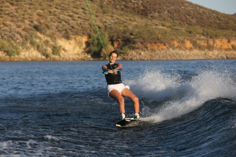 los-angeles-wakeboarding-wakesurfing-and-tubing