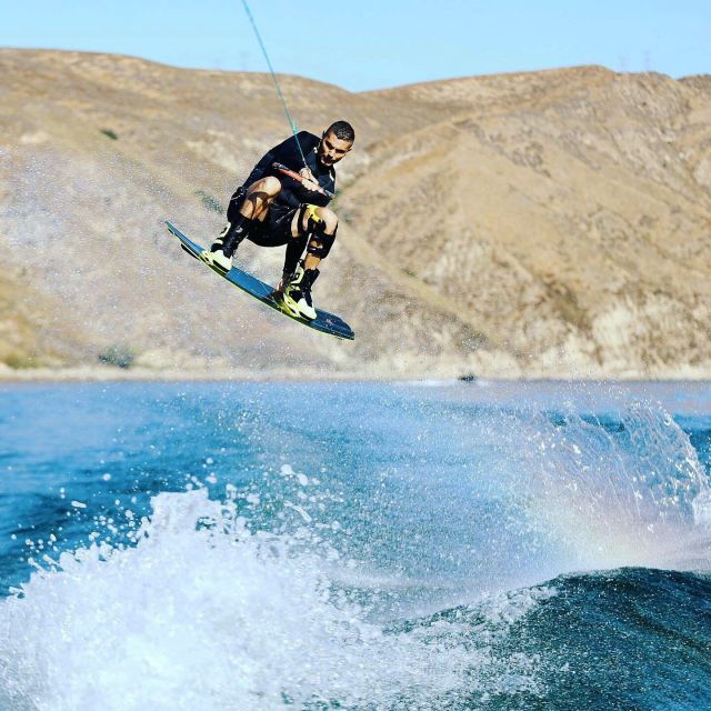 los-angeles-wakeboarding-wakesurfing-and-tubing