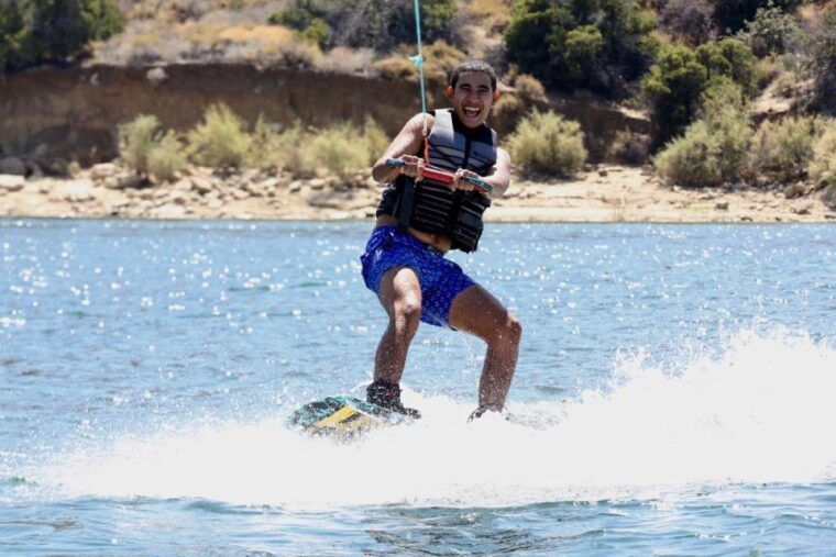 los-angeles-wakeboarding-wakesurfing-and-tubing