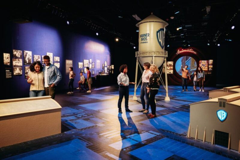 los-angeles-warner-bros-studio-tour-hollywood