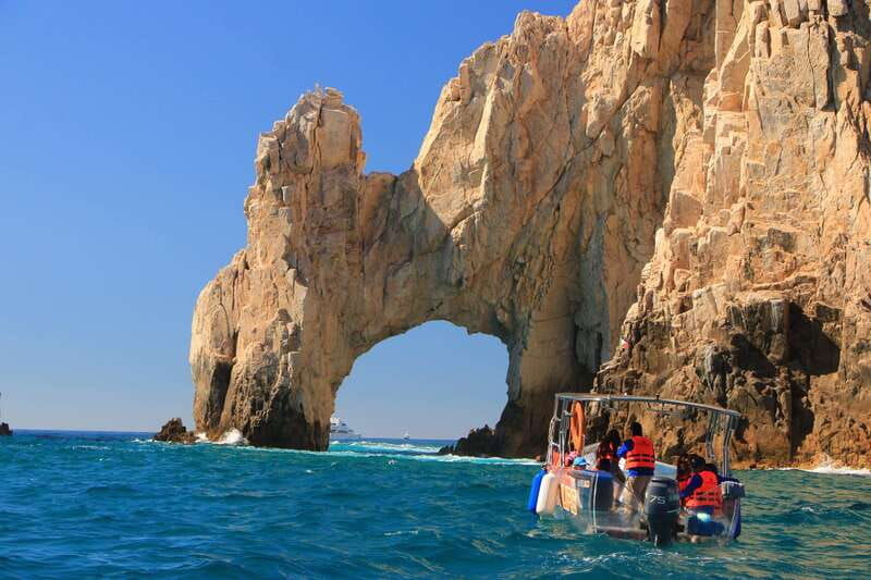 los-cabos-arch-pelicanrock-cabo-san-lucas-crystalboat-tour
