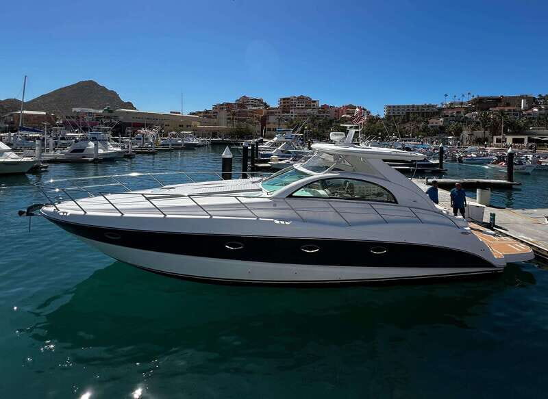 LOS CABOS: PRIVATE BAY AND ARCH TOUR. LUXURY YACHT - Introduction