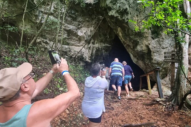 los-haitises-national-park-with-montana-redonda-paraiso-cano-hondo