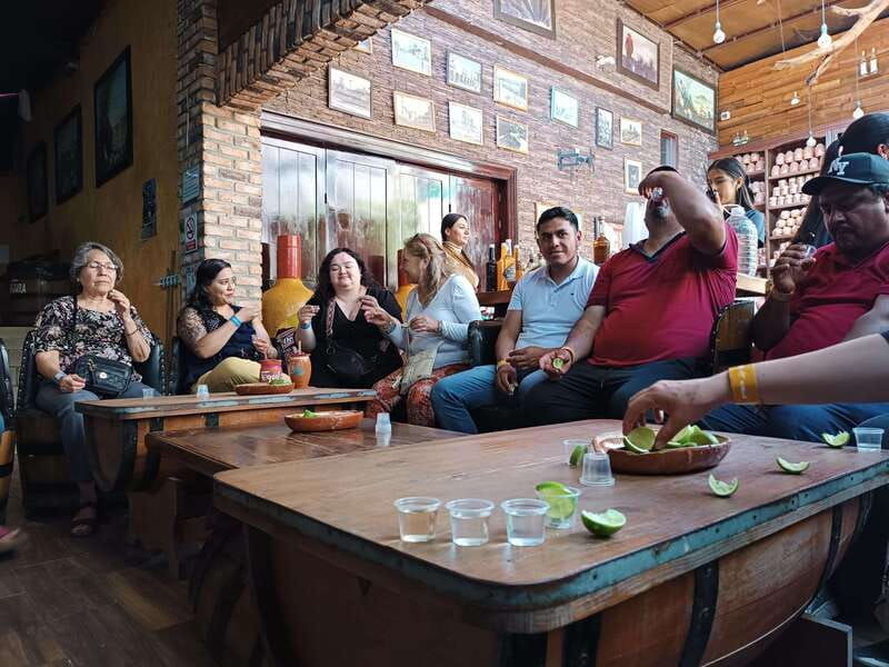 lots-of-party-have-fun-at-la-aguirrena-factory