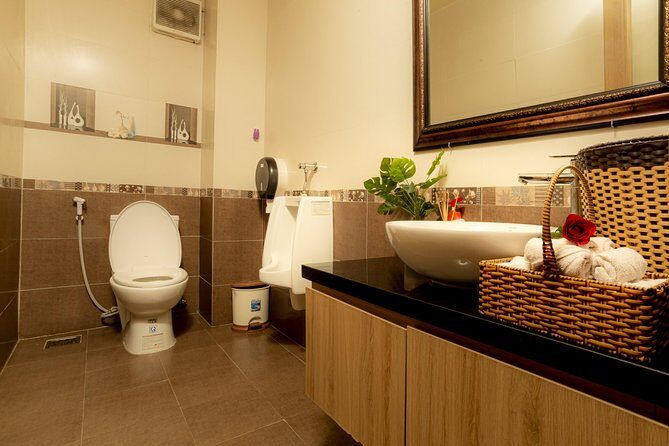 Lotus Signature Massage 80 mins ( Thai & Vietnamese Traditional Massage ) - Practical Details and Booking