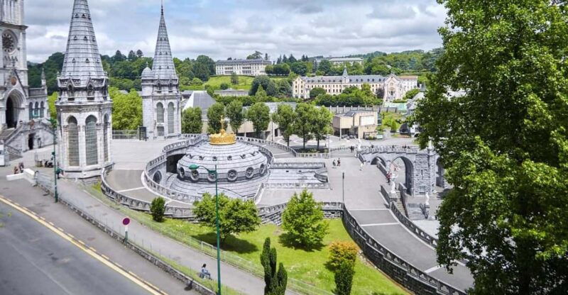 lourdes-capture-the-most-photogenic-spots-with-a-local