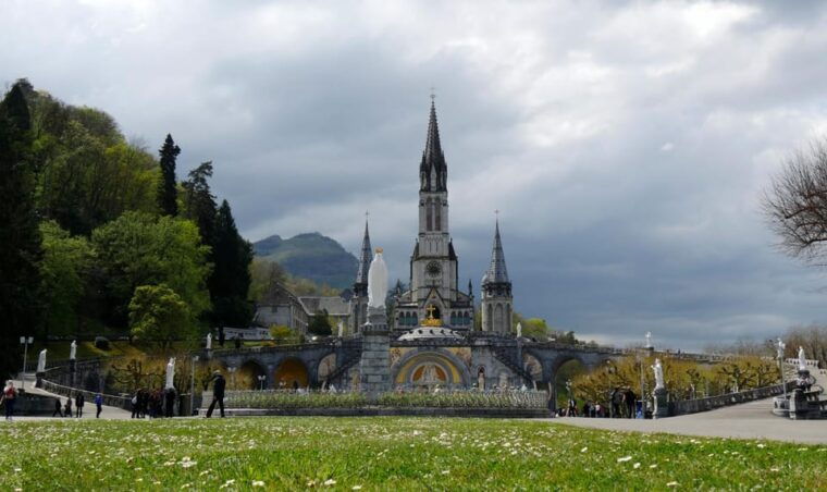 lourdes-capture-the-most-photogenic-spots-with-a-local