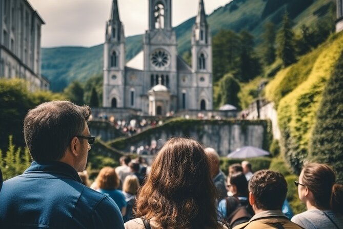 lourdes-guided-walking-tour-in-the-sanctuary