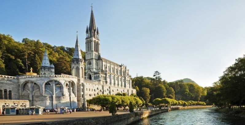 lourdes-private-guided-tour-in-the-sanctuary