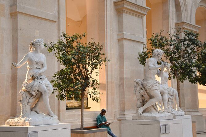 louvre-art-and-mysteries-guided-experience-for-6-people-max