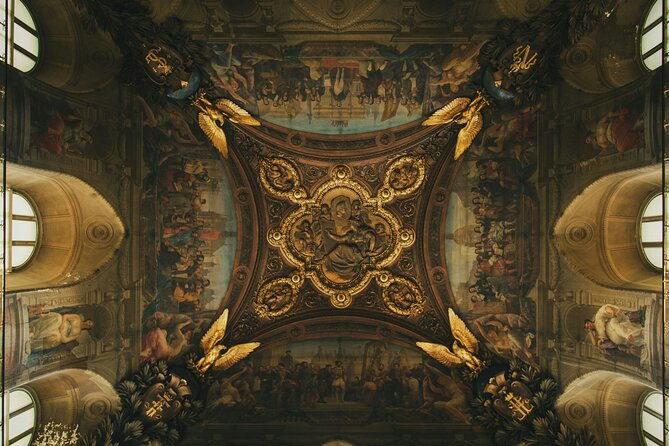 louvre-art-and-mysteries-guided-experience-for-6-people-max