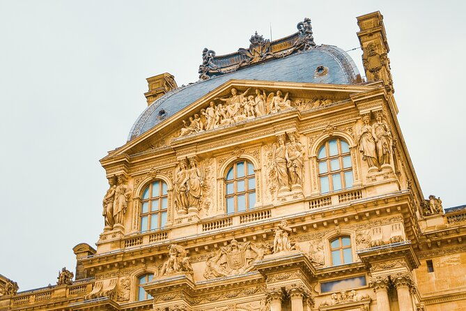 louvre-art-and-mysteries-guided-experience-for-6-people-max