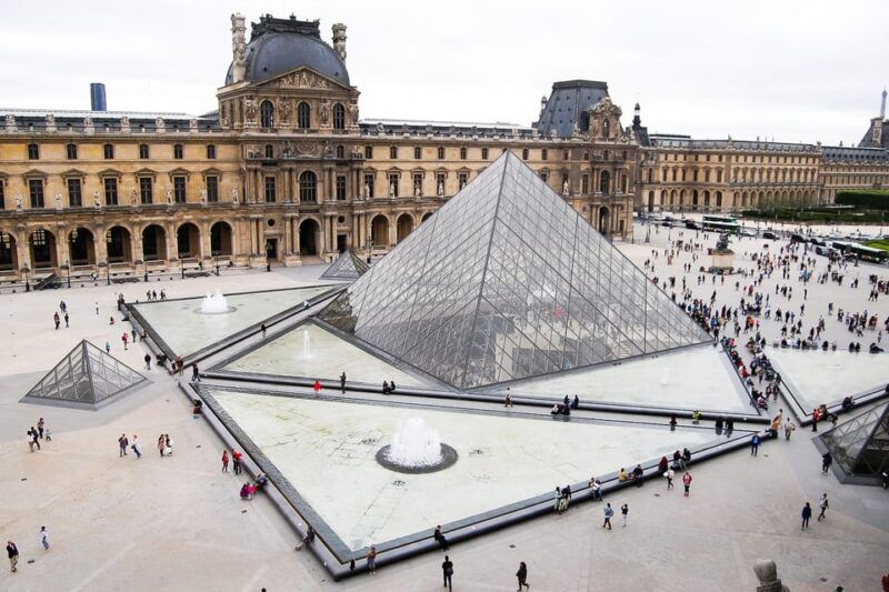 louvre-guided-treasure-hunt-for-families-and-kids