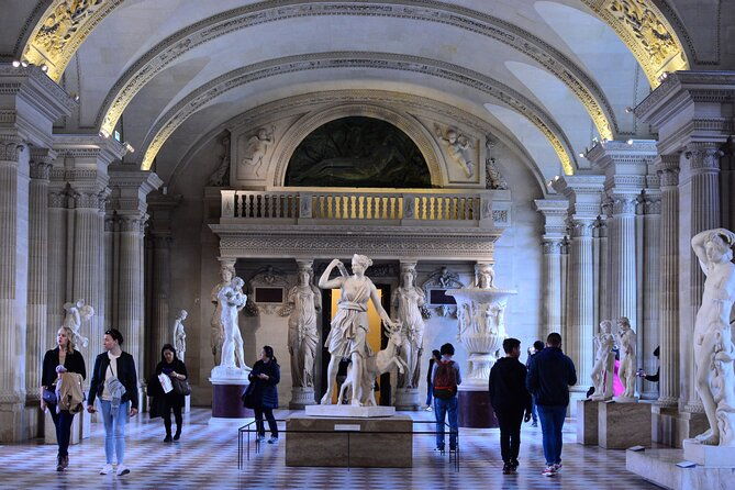 louvre-late-opening-guided-tiny-group-tour