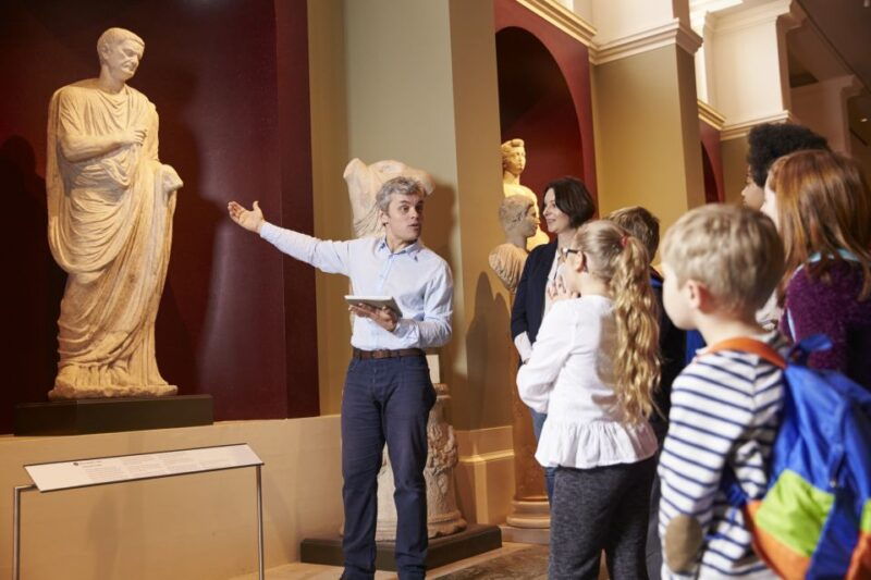 louvre-masterpieces-private-guided-tour-with-reserved-access