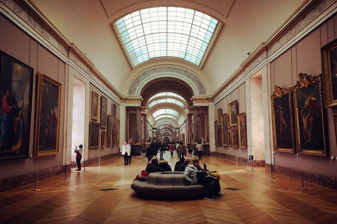 louvre-museum-and-arc-de-triumph-tickets-with-audio-guide