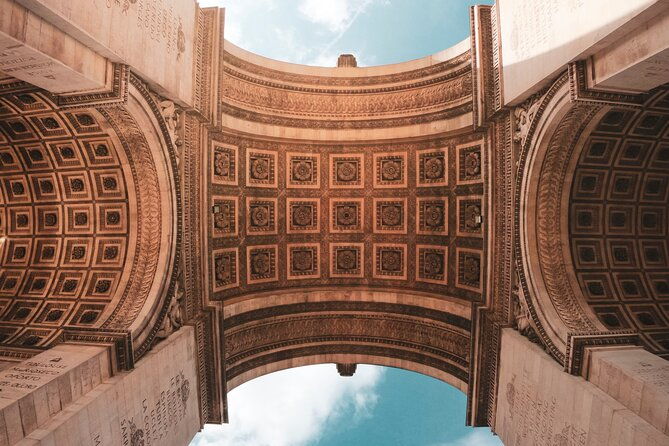 louvre-museum-and-arc-de-triumph-tickets-with-audio-guide