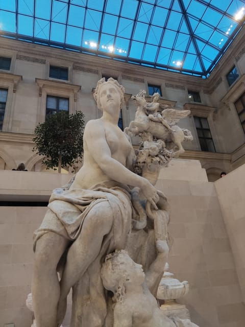 louvre-museum-guided-tour-with-skip-the-line-entry