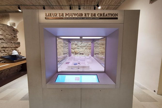 louvre-museum-guided-tour-with-skip-the-line-tickets