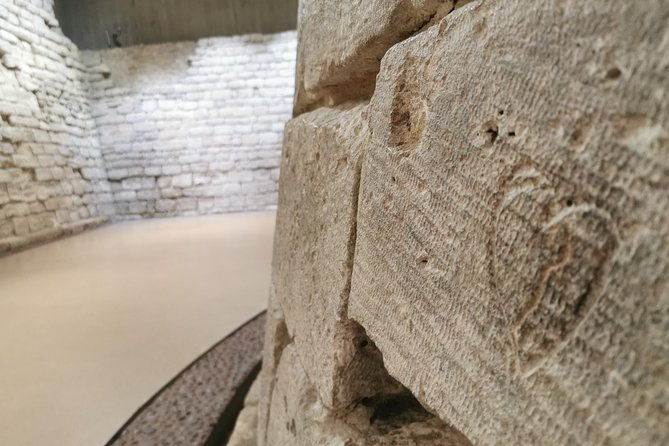 louvre-museum-guided-tour-with-skip-the-line-tickets